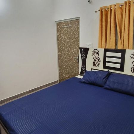 House Of Krishna Hotel Vrindavan Ngoại thất bức ảnh
